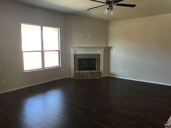 5th image of 1308 Blue Leaf Dr