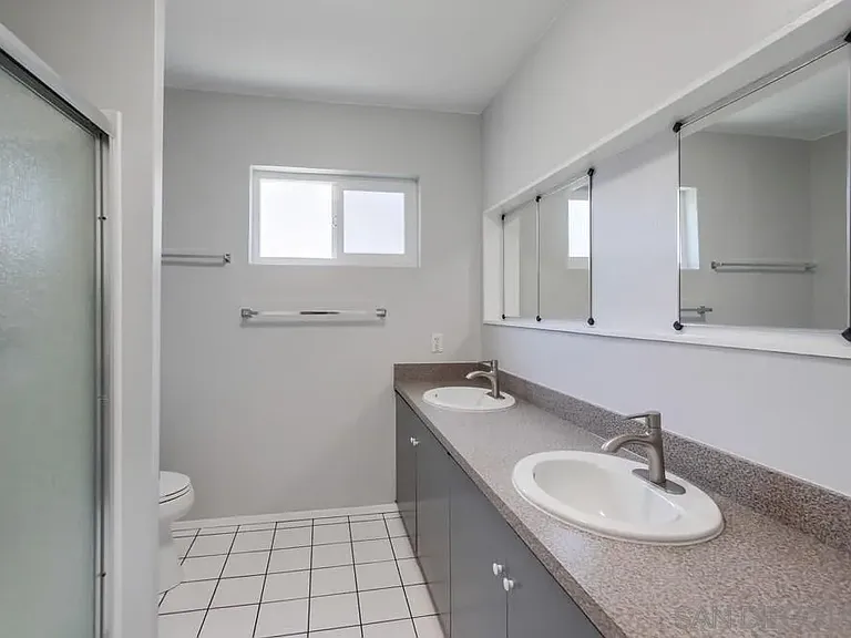 1712 Bervy St — Photo 30