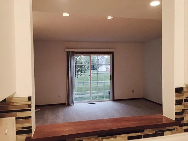 2247 Teardrop Ave — Photo 2