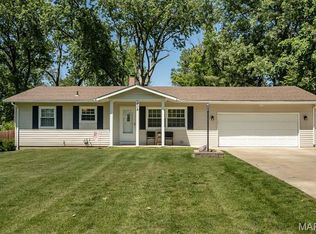 809 Lindell Dr, Ballwin, MO 63011