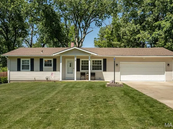 809 Lindell Dr, Ballwin, MO 63011