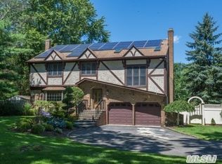 37 Pelican Ct, Syosset, NY 11791
