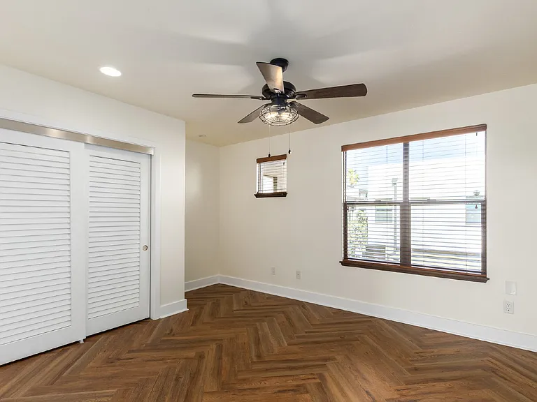 1300 W 5th St #1005 — Photo 15