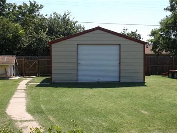 414 North Broadway, Hobart, OK 73651