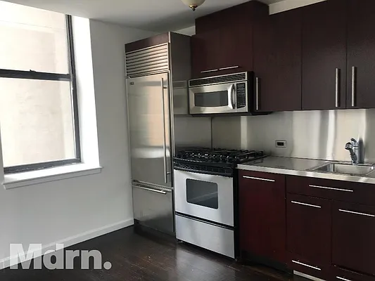 Rented by Mdrn Residential | media 3