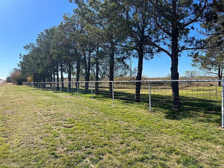 884 FM 3329 — Photo 11