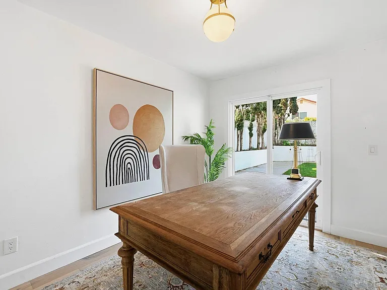 114 Cerro St — Photo 32