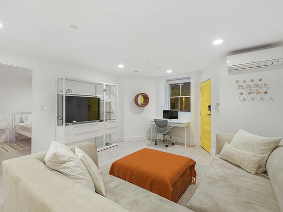 5th image of 15 E Franklin St Floor 1