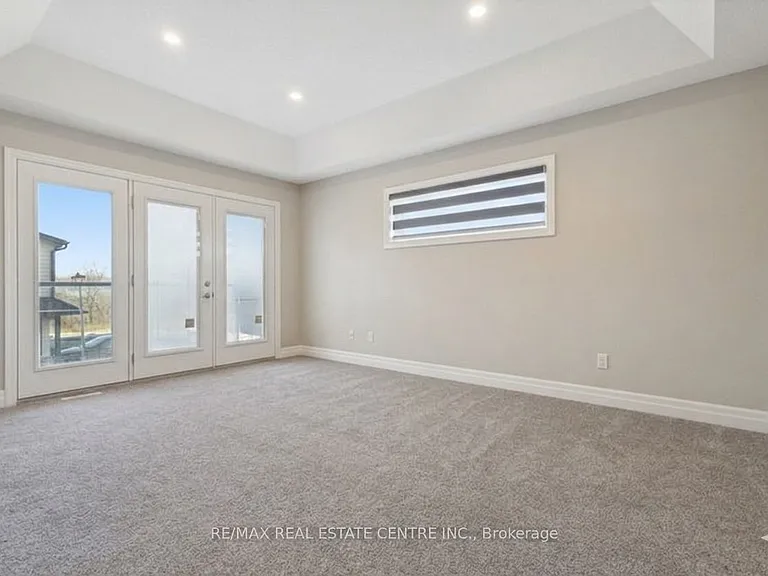 815 Sarnia Rd #1 — Photo 19
