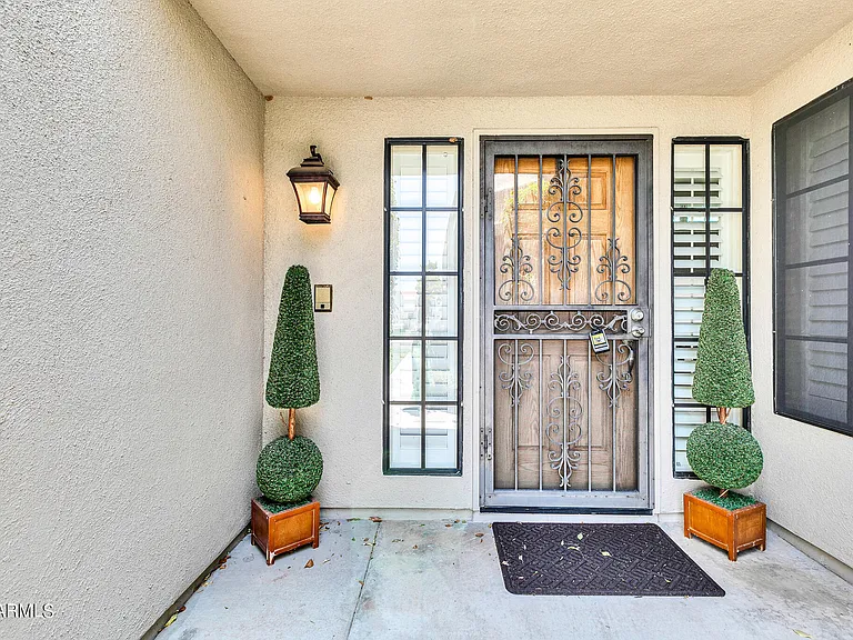 8889 E Meadow Hill Dr — Photo 3