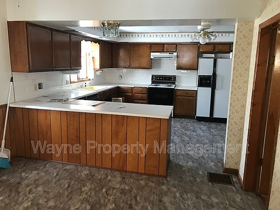 5th image of 503 NE 3rd St