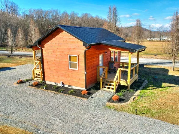 181 State Highway 32, Cosby, TN 37722