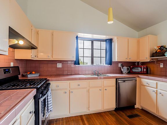 High ceilings throughout