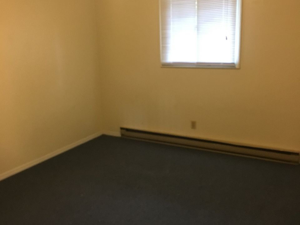 2nd image of 1004 S College St APT 7