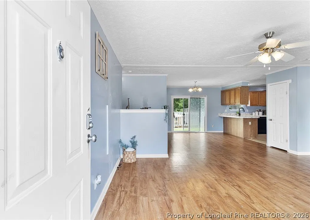 3 bed, 2.0 bath, 1503 sqft, $1,500 — Photo 3