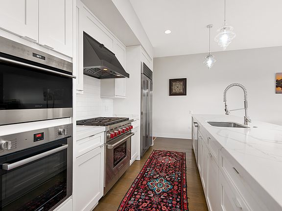 5th image of 2749 N Lakewood Ave APT 3N