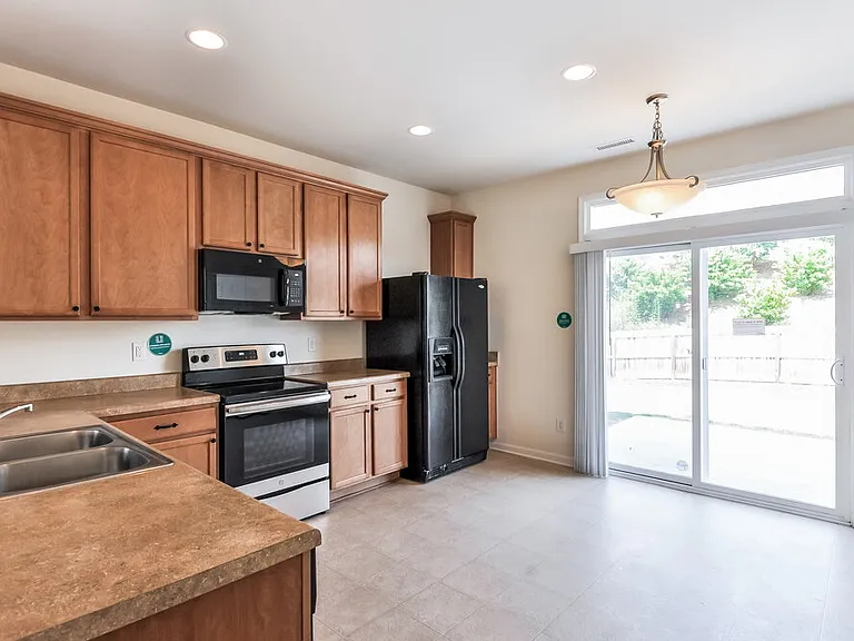 618 Averasboro Dr — Photo 8