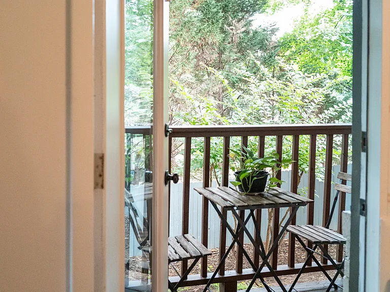 808 Greenwood Ave NE #107 — Photo 9