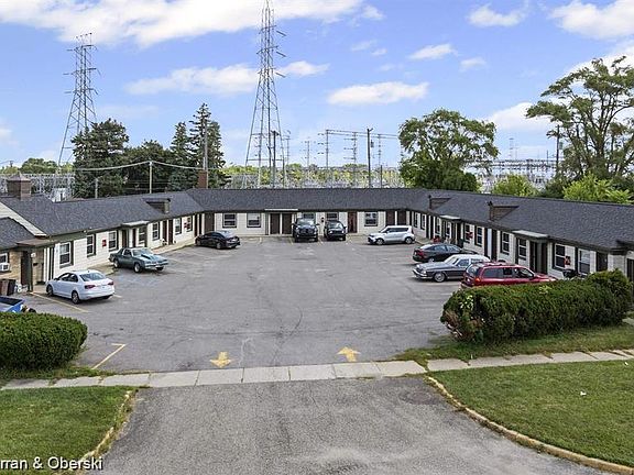 2nd image of 44784 Woodward Ave