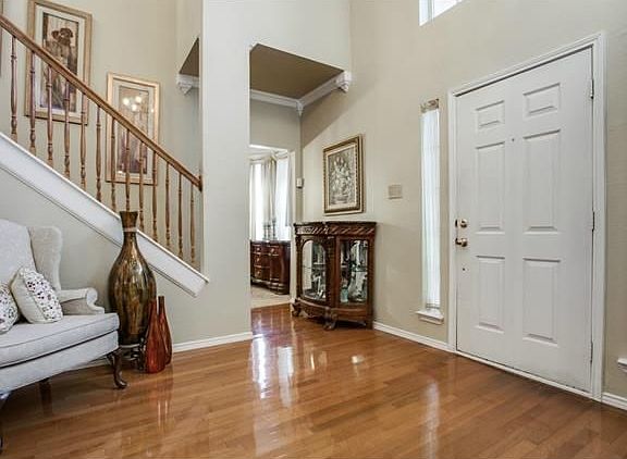 3rd image of 407 Maplegrove Dr