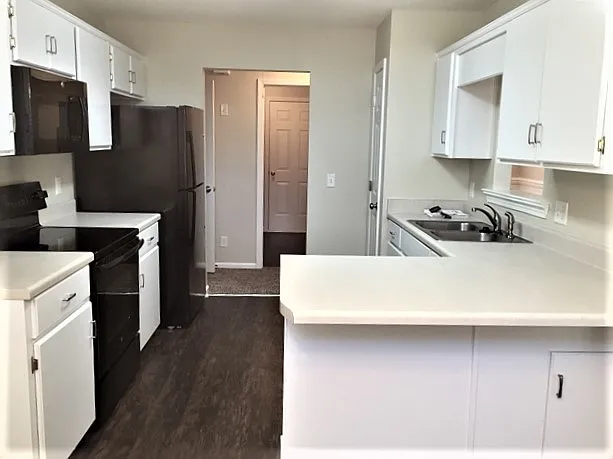 3 bed, 2.0 bath, 1530 sqft, $2,225 — Photo 2