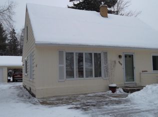 960 Haslett Rd, Haslett, MI 48840