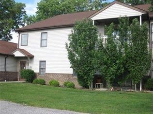 5631 Gateway Ln #211, Brookpark, OH 44142