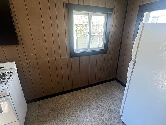 5th image of 3140 Elmwood Ave