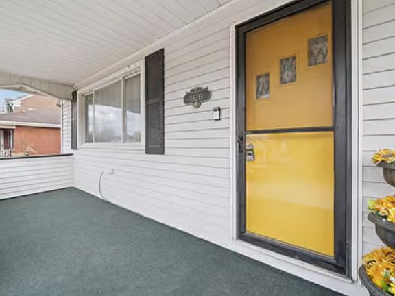 2nd image of 1820 Victoria Ave