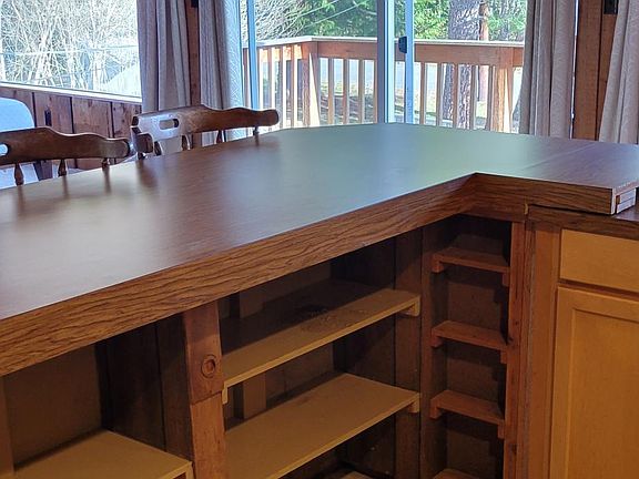 Kitchen bar