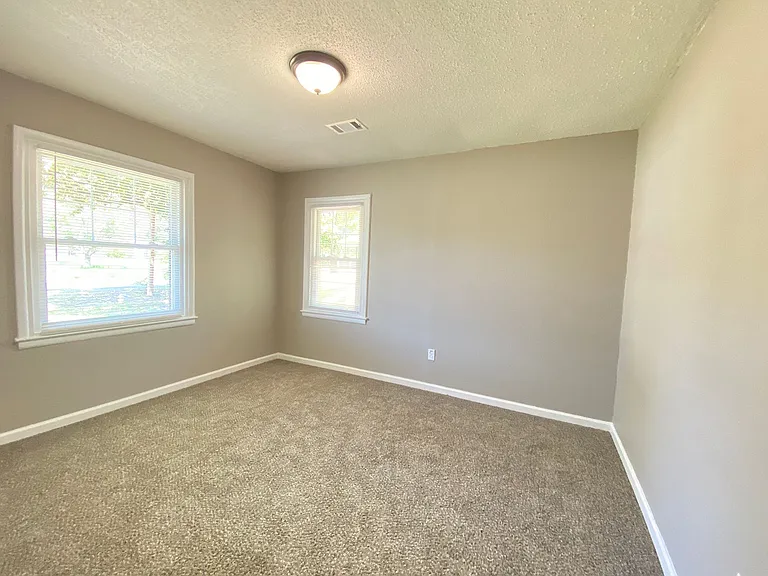64 Hill Ln — Photo 6