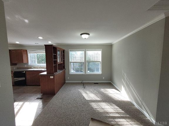 3rd image of 1563 Woodview Ct