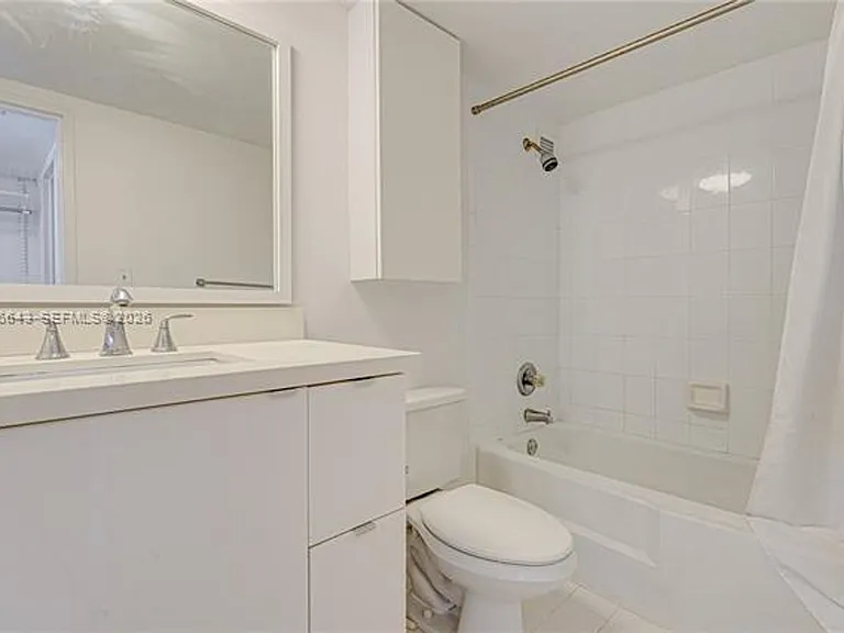 5161 Collins Ave #516 — Photo 19