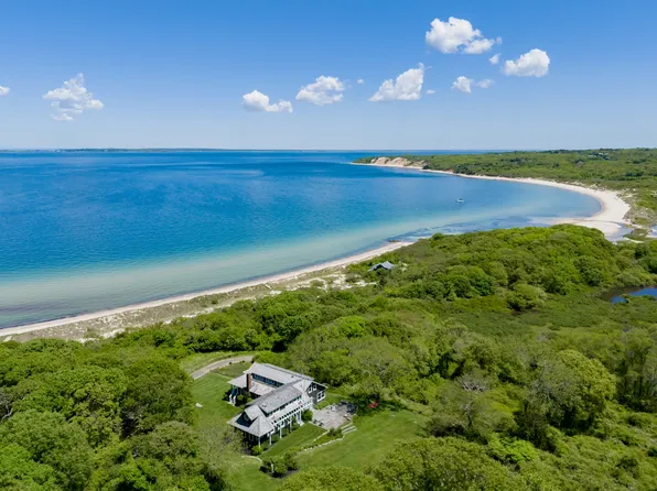 104 Old Herring Creek Rd W, Vineyard Haven, MA 02568