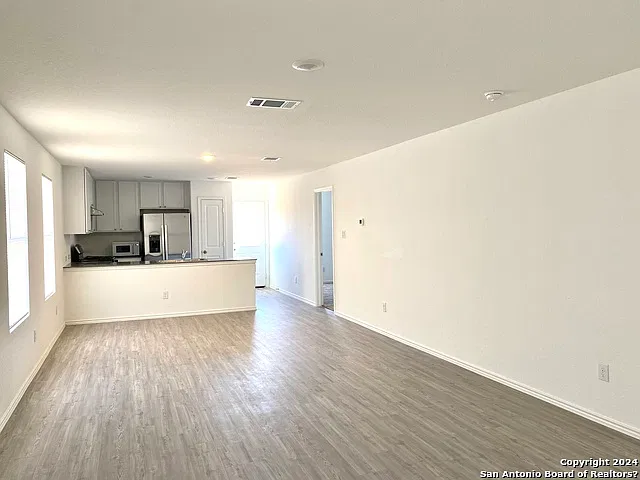 3 bed, 2.0 bath, 1230 sqft, $1,450 — Photo 4