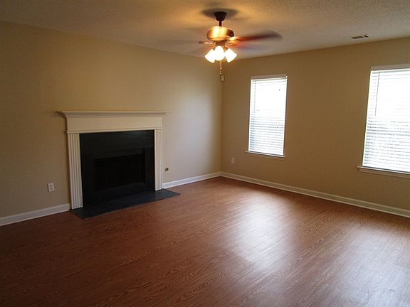 2nd image of 204 Carrie Dr