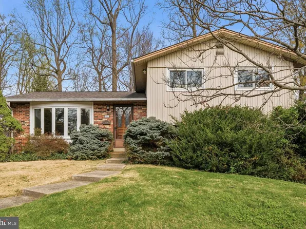 4519 Weyburn Dr, Annandale, VA 22003