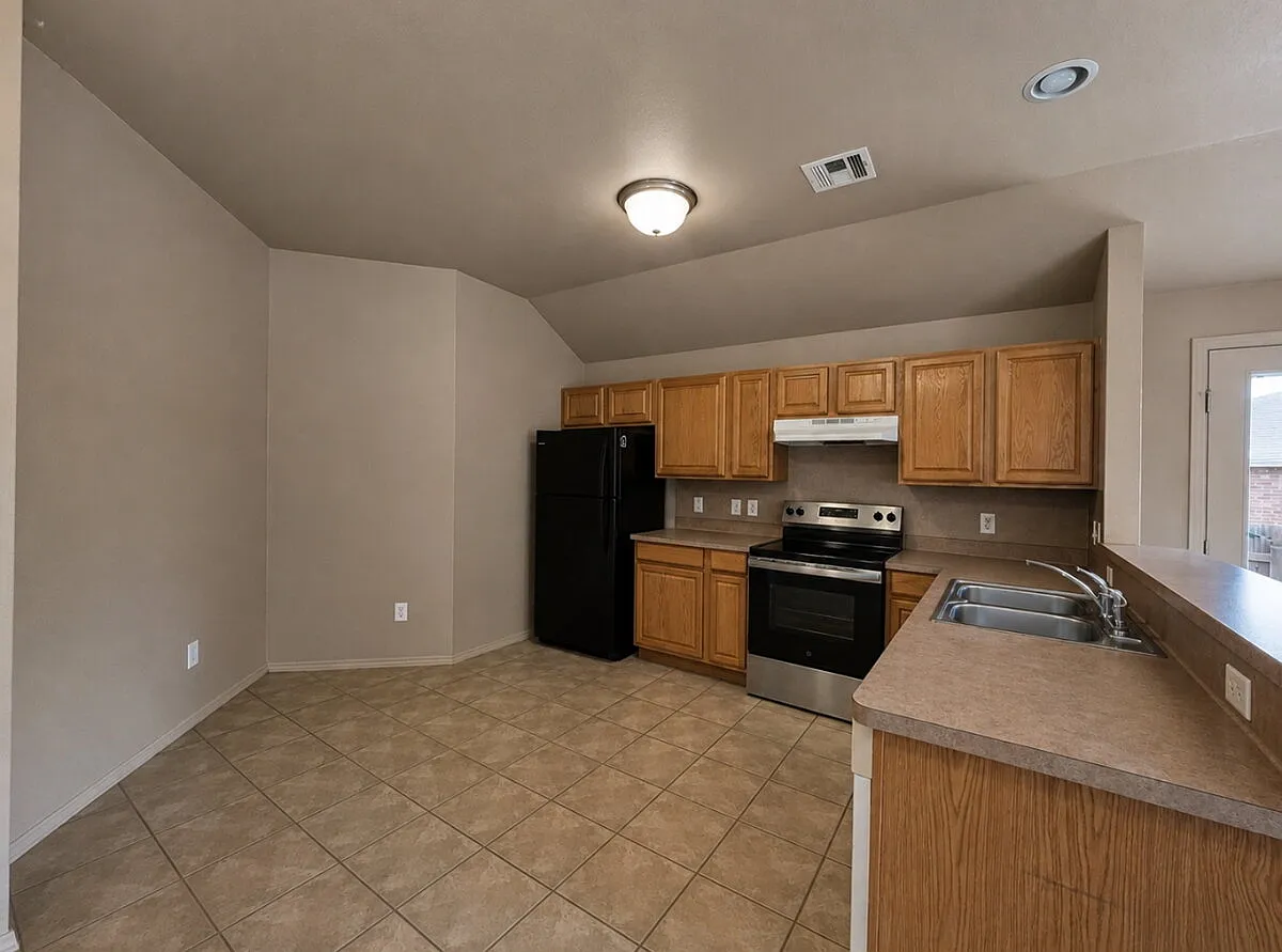 3 bed, 2.0 bath, 1147 sqft, $1,395 — Photo 4