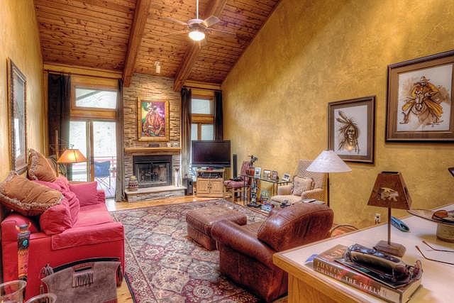2nd image of 297 Hogan Cir