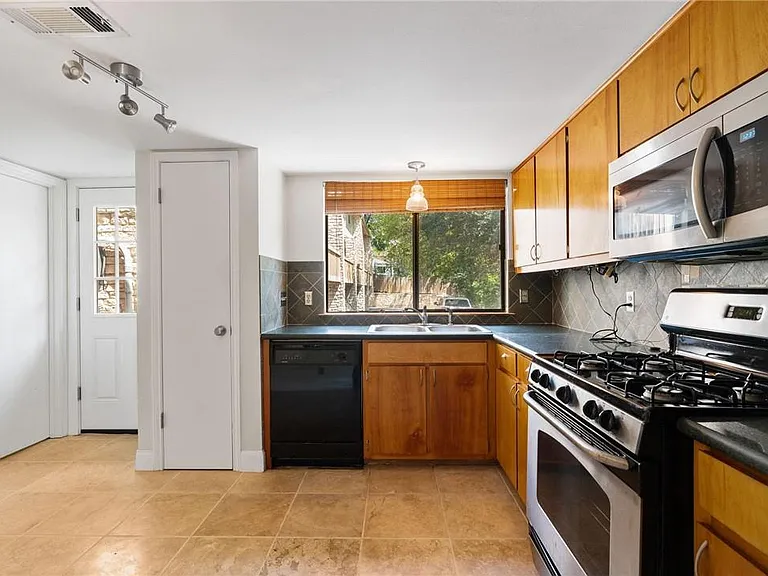 2500 Enfield Rd #3 — Photo 10