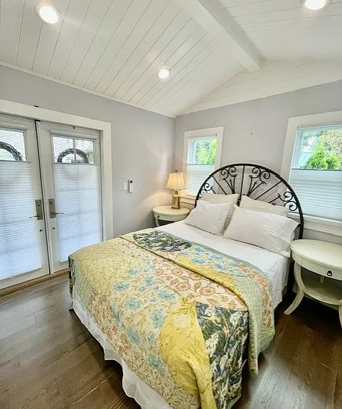 4112 Stanley Blvd — Photo 1