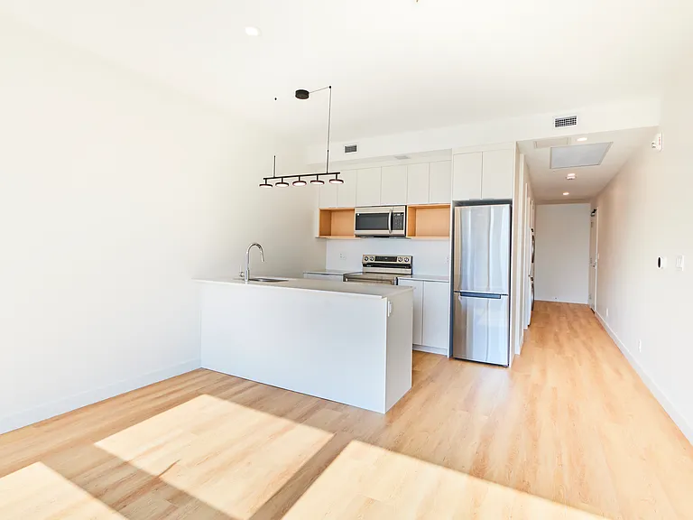 665 8th St SW — Photo 5