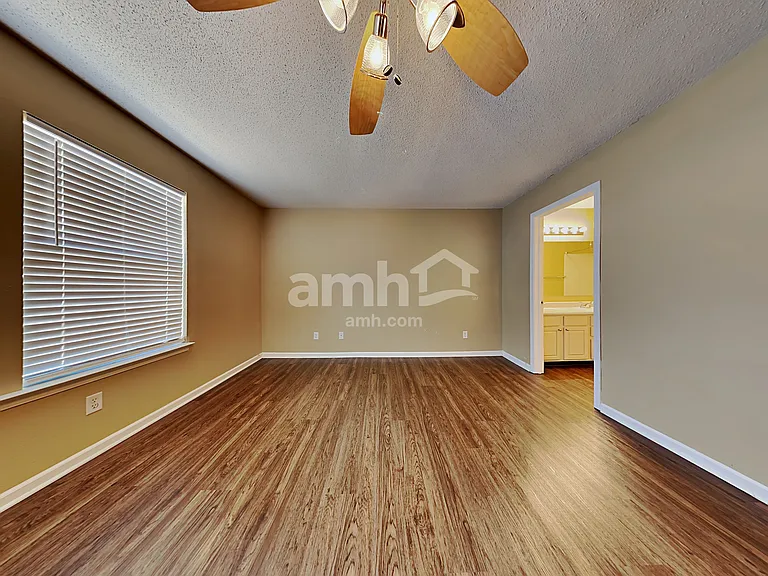 10981 Clear Spring Dr — Photo 10