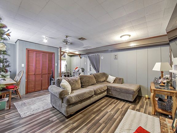 5th image of 224 Half Oak Dr