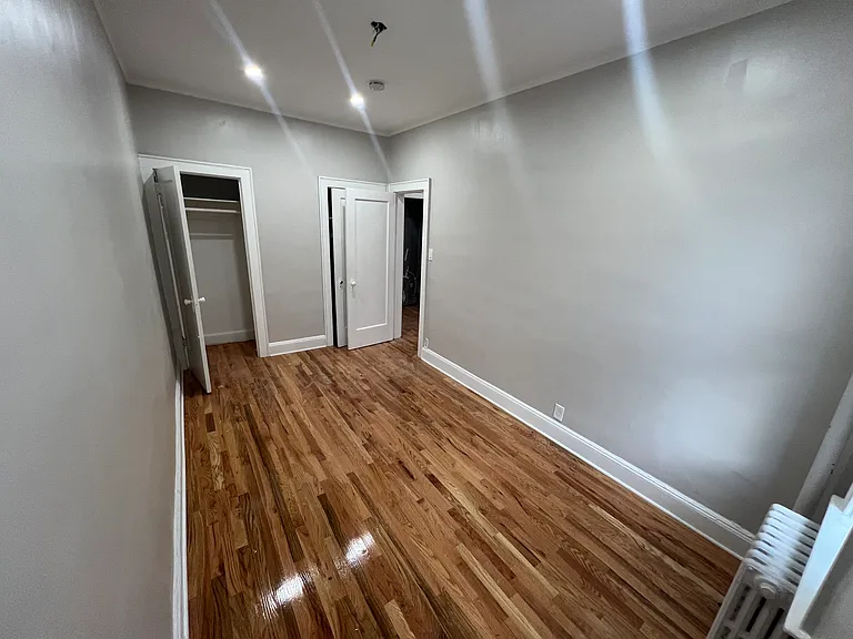 153 Roosevelt Ave #1B — Photo 7