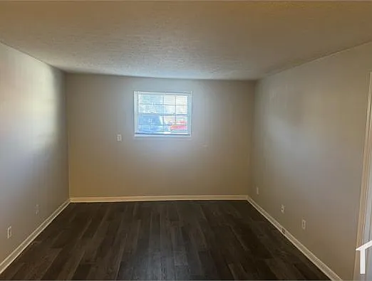 213 Middletown Sq — Photo 5