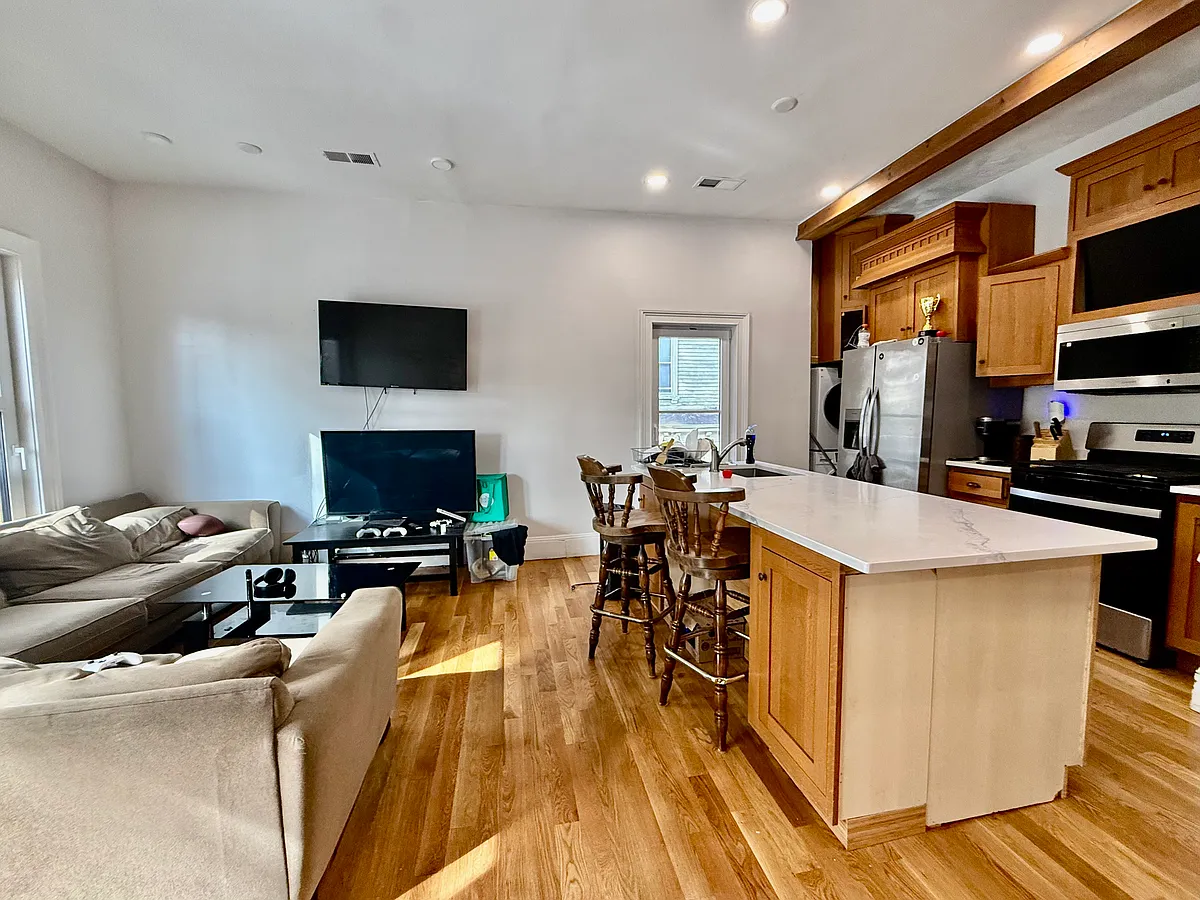 Building Photo - 52 Alleghany St #2