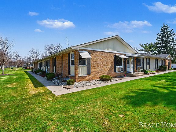 3rd image of 647 Blue Ash Dr SE