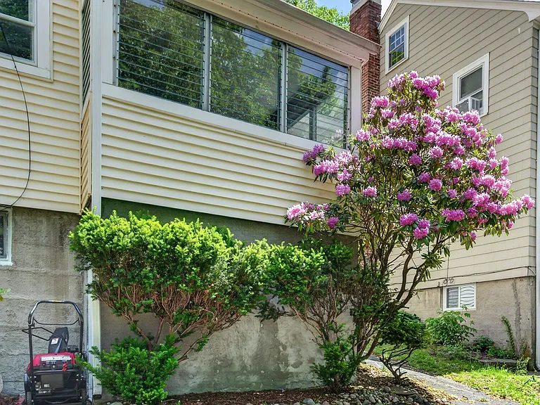 64 Redlands Rd — Photo 29