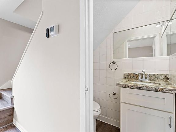 5th image of 1409 Maryland St #D
